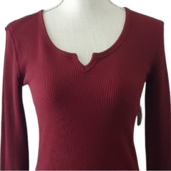 Elodie Casual Burgundy Thermal Waffle Knit Long Sleeve Boho Distressed Cuff top - Picture 7 of 8